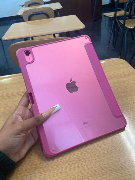 Pink Ipad Case Ideas, Pink Ipad Case, Ipad Picture, Vasos Vintage, Pink Ipad, Ipad Essentials, Cute Ipad Cases, Pink Lifestyle, Ipad Kids