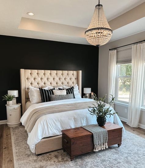 Black And Cream Room Ideas, Main Bedroom Aesthetic, Cream And Black Bedroom Ideas, Modern Bedroom Ideas Contemporary, Black Feature Wall Bedroom, Black Neutral Bedroom, Black And Green Bedroom Ideas, Moody Master Bedrooms Decor, Beige And Black Bedroom Ideas