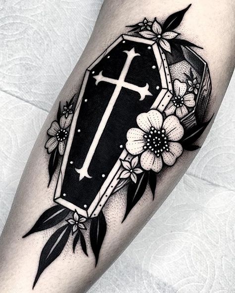 Angelo Parente (@angeloparente) • Instagram photos and videos Coverup Ideas, Coffin Tattoo, Halloween Tattoo Ideas, Goth Tattoo, Tattoo Themes, Scary Tattoos, Spooky Tattoos, Halloween Tattoo, Gothic Tattoo