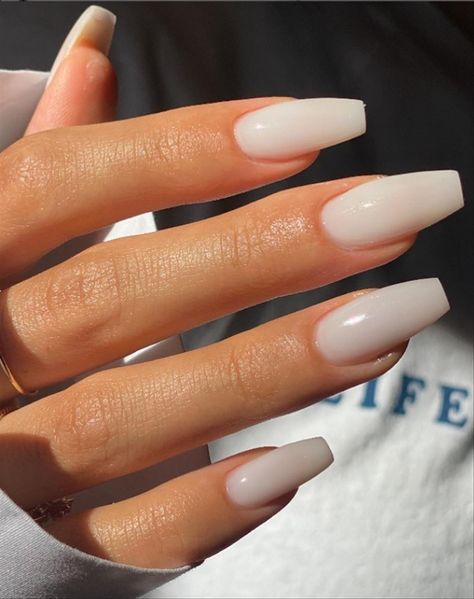 short nail design, nude nail design, simple nail design, short nude nails, spring nail design, summer nail design, simple nail art, #nudenails #shortnails #simplenails White Almond Nails, Milky Nails, Almond Shape Nails, Nature Tattoos, Stick On Nails, Classy Nails, Chic Nails, Nail Arts, Nude Nails