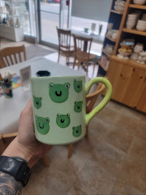 A Kawaii inspired froggie mug 


 #potterypainting #ceramics #paintyourownpottery #potterypaintingideas #frog #mug Frog Pottery Painting, Frog Pottery, Frog Mug, Paint Your Own Pottery, Cute Frog, Cute Frogs, Pottery Painting, Porcelain Painting, Art Class