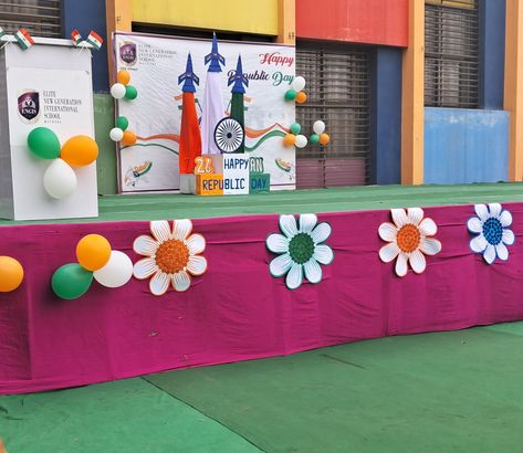 Annual Day Stage Decoration School, Independence Day Stage Decoration, 15th August Decoration Ideas, Republic Day Decoration In School, 15 August Decoration Ideas, Independence Day Backdrop, Sports Day Decoration, Ganesh Pic, Indian Map