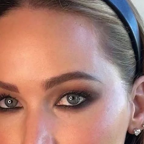 Jennifer Lawrence 🇭🇲 on Instagram: "Her killer eyes ❤️ • . Follow for daily updates: @jennifer.x.lawrence 🔖 #jenniferlawrence #jlaw #jenlaw #jenlawrence #thehungergames #hungergames #mother #silverliningsplaybook #togetherforjlaw #americanhustle #emmastone #mockingjay #taylorswift #catchingfire #redsparrow #passengers #joshhutcherson #joy #xmen #wintersbone #billmurray #javierbardem #bradleycooper #camerondiaz #krisjenner #chrispratt #kimkardashian #christianbale #amyadams #scarlettjohansson" Jennifer Lawrence Eyes, Jennifer Lawrence Makeup, Dior Rosy Glow Blush, Argentina Fans, Dior Addict Lip Glow Oil, Dior Forever Skin Glow, Star Filter, Jennifer Lawrence Hair, J Law