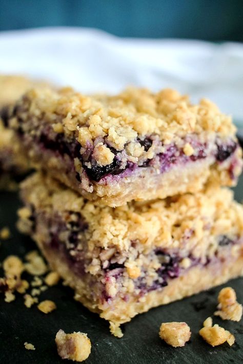 Easy Blueberry Crumble Bars - The Endless Appetite Easy Blueberry Crumble, Oatmeal Crust, Blueberry Crumb Bars, Homemade Blueberry Pie, Streusel Bars, Blueberry Crumble Bars, Blueberry Filling, Life Made Simple, Crumb Bars