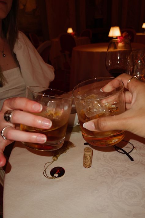 Amaretto Aesthetic, Drinks With The Girls Aesthetic, Classy Party Aesthetic, Night Out Photo Ideas, Drinks Cheers Aesthetic Night, Going Out For Drinks Aesthetic, Fancy Dinner Party Aesthetic, Whiskey Aesthetic, Night Out Aesthetic Drinks