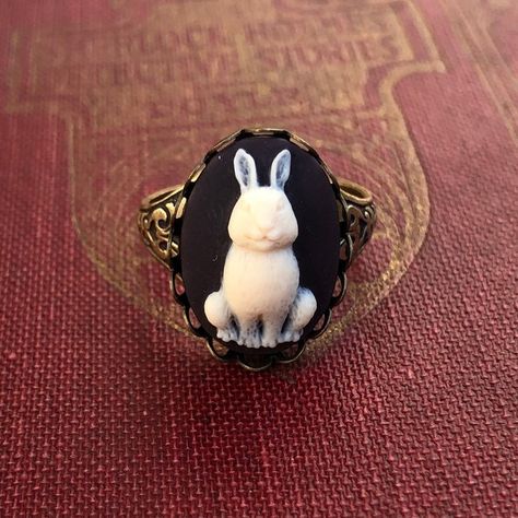 Acrylic Bunny, Spring Accessories, Cameo Ring, Dope Jewelry, Funky Jewelry, White Rabbit, Easter Gifts, White Acrylic, Jewelry Inspo