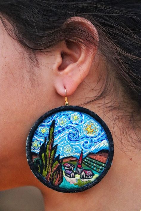 Diy Embroidery Earrings, Artist Van Gogh, Embroider Ideas, Straw Art, Hand Embroidered Jewelry, Embroidered Earrings, Sewing Embroidery, Hand Embroidery Art, Cross Stitch Fabric