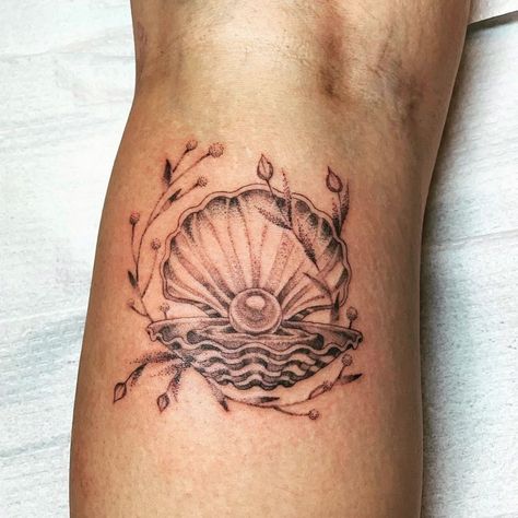 Fine Line Pearl Tattoo, Ocean Knee Tattoo, Clam Tattoo, Laurel Tattoo, Pearl Tattoo, Inspo Tattoo, Sea Tattoo, Street Tattoo, Lombard Street