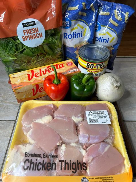 Difrantkids - Rotel Chicken Pasta!! Step by Step... Chicken Rotel Pasta, Rotel Chicken Pasta, Rotel Pasta, Chicken Rotel, Rotel Chicken, Pasta Types, Dinner Meal, Chicken Dip, Chicken Dips