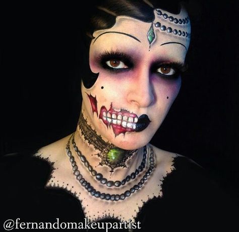 Flapper zombie Gatsby Makeup, Scary Halloween Makeup, Makeup Ideas For Halloween, Virtual Makeup, Zombie Eyes, Weird Vintage, Scary Witch, Halloween Post, Halloween Makeup Ideas