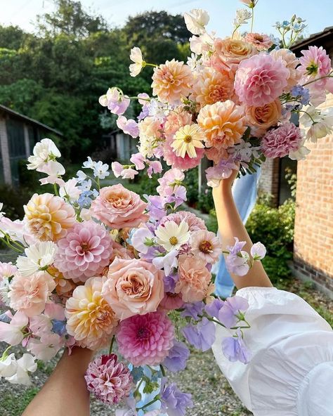 VOWS Bridal | Maybe if we post flowers, it will feel like spring soon?! 🌸 pick your fave!! @florariairis @junesblooms @backyard.floral | Instagram Wedding Bouquets With Dahlias, Whimsical Wedding Flowers, Bright Wedding Bouquet, Dahlia Wedding, Colorful Bridal Bouquet, Unique Wedding Bouquet, Wildflower Wedding Bouquet, Colorful Wedding Bouquet, Dahlias Wedding