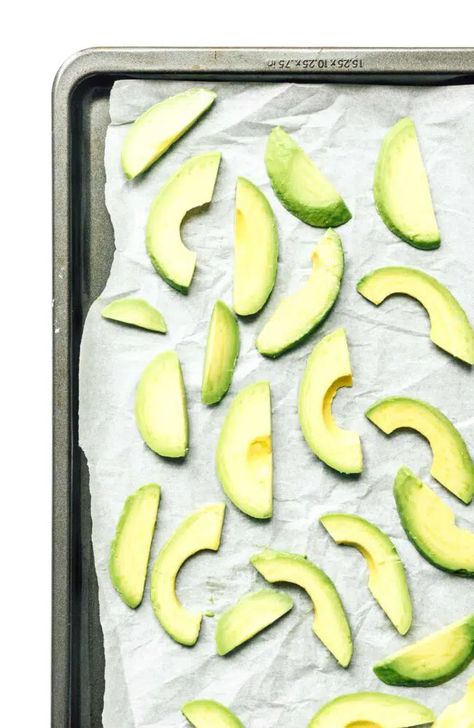 How To Freeze Avocados, How To Freeze Avacodos, Freezing Avocados How To, Freeze Avacodos, How To Freeze Avocado, Freezing Avocados, Can You Freeze Avocado, How To Store Avocado, Freezer Hacks