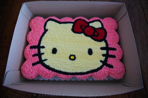 Hello Kitty pull apart cupcake cake Cake Hello Kitty, Cute Kitty Cats, Pull Apart Cupcake, Kitty Birthday Cake, Cupcake Inspiration, Hello Kitty Birthday Cake, Cake Cute, Pull Apart Cupcake Cake, Cat Cupcakes