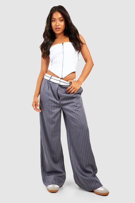 Womens Petite Pinstripe Reverse Waistband Wide Leg Trousers - Grey - 16 - Elevate your look this season with our collection of petite trousers. From petite joggers to petite leather trousers, our trousers for petite women have been cut slightly shorter on the leg to guarantee the perfect fit. Designed to fit all you pocket rockets 160cm and under, we've got petite wide leg trousers practically... Petite Palazzo Pants, Black Tie Party, Friday Outfit, Jumpsuit Men, Pants Green, Loungewear Jumpsuit, Petite Pants, Leather Trousers, Pants Design