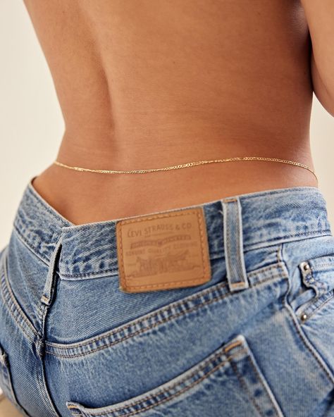 The daintiest of all ~ figaro belly chain 💌 Permanent Belly Chain, Gold Waist Chain Indian, Belly Chain Aesthetic, Belly Aesthetic, Waist Chain Indian, Gold Waist Chain, Chain Aesthetic, Chains Aesthetic, Waist Jewelry