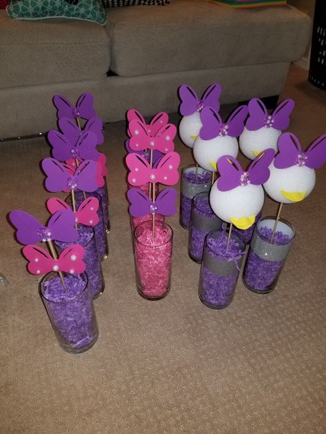 Minnie And Daisy Centerpieces, Minnie Bowtique Centerpieces, Minnies Bowtique, Karina Birthday, Daisy Coloring Pages, Minnie Y Daisy, Daisy Centerpieces, Minnie And Daisy, Minnie Mouse Birthday Decorations