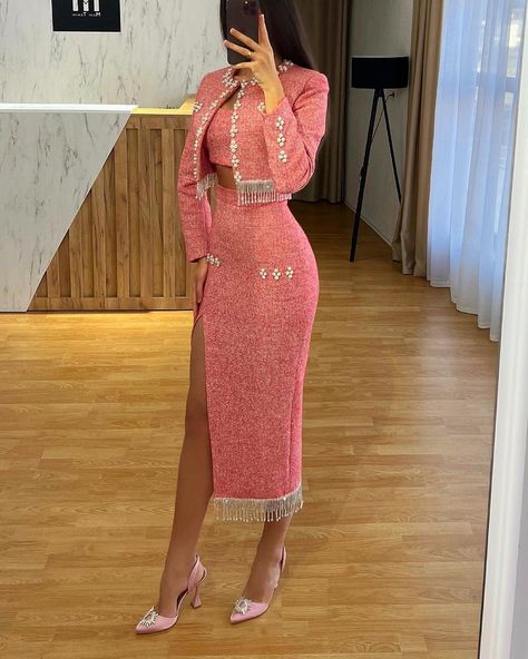 Mari Tahiri on Instagram: “/ MT shiny suit✨” Women Dress Suit, Blazer Dress Outfits For Women, Body Fitted Dress, Fashion Designer Dresses, Suit Dress Women, Different Body Sizes, Sketches Design, Suit Dresses, Tweed Outfit