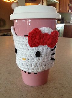 Free Crochet Cup Cozy, Cup Cozy Crochet Pattern, Cup Cozy Pattern, Crochet Mug Cozy, Crochet Coffee Cozy, Hello Kitty Gifts, Hello Kitty Crochet, Crochet Cup Cozy, Easy Diy Christmas Gifts