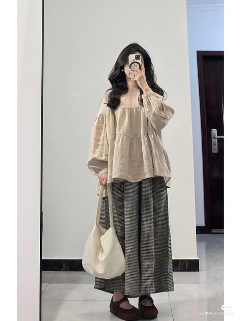 Mori Summer Outfits, Timeless Modest Fashion, Vintage Librarian Outfit, Summer Modest Fashion Outfits, Shapeless Outfit, Japanese Fashion 2023, Plus Size Japanese Fashion, Mori Style Outfits, French Woman Fashion