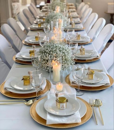 White And Brown Table Setting, White And Gold Dinner Table Setting, Clay Picnic, Gold Table Scape, Gold And White Table Decor, White And Gold Tablescape, White And Gold Table Setting, Gold Table Decor, Gold Table Setting