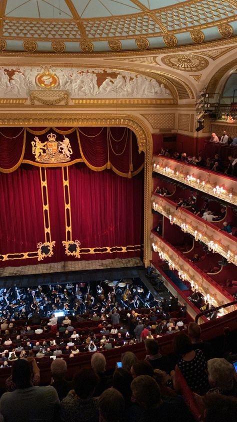 #london #opera #nightlife #dateideas #theatre #aesthetic #oldmoneyaesthetic #oldmoney #datingtips Opera Night Aesthetic, Royal Theatre Aesthetic, Theatre London Aesthetic, Opera London, Royal Opera House London Aesthetic, Ballet Theatre Aesthetic, Old Money London Aesthetic, Theatre London, London Opera House