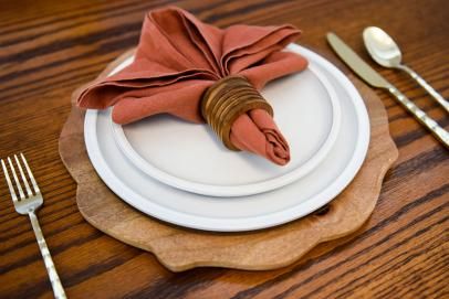 Thanksgiving Leaf Napkin Folding Technique Wine Glass Napkin Fold, Napkin Pumpkin Fold, Maple Leaf Napkin Fold, Silverware Napkin Fold, Folding Napkins With Rings Tutorials, Thanksgiving Napkin Folds With Ring, Thanksgiving Table Napkin Ideas, Square Paper Napkin Folding Ideas, Thanksgiving Cloth Napkins