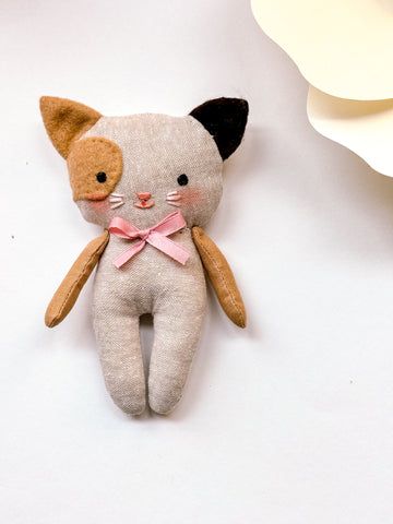 Free Cat doll pattern Sewn Cat Pattern, Simple Stuffed Cat Pattern, Stuffed Cat Sewing Pattern, Cat Doll Pattern Free, Easy Stuffed Animals To Sew Free Pattern, Cat Sewing Pattern Free, Cat Pattern Sewing, Cat Stuffed Animal Pattern, Stuffed Cat Pattern