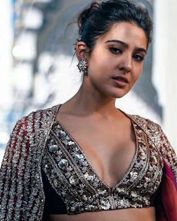 Snake Girl, Sara Ali Khan, Ali Khan, Actress Pics, Indian Actress Hot Pics, Bollywood Stars, Bollywood Celebrities, Bollywood Actress, Lehenga