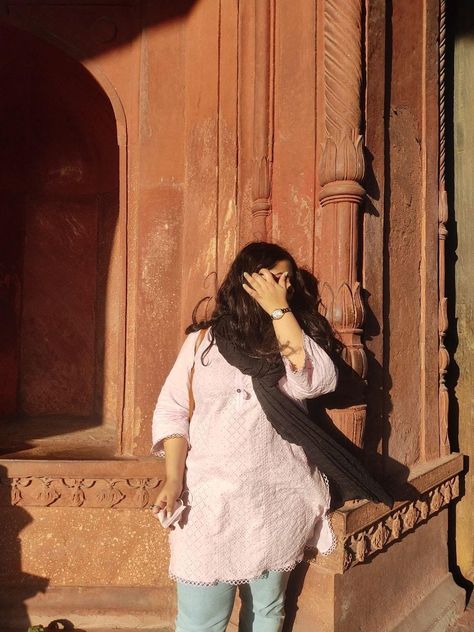 Jama Masjid| Beauty| Ranjhaana Red Buildings, Size Aesthetic, Plus Size Aesthetic Outfits, Desi Aesthetics, Desi Aesthetic, Flower Background, Flower Background Wallpaper, Indian Aesthetic, Girls High