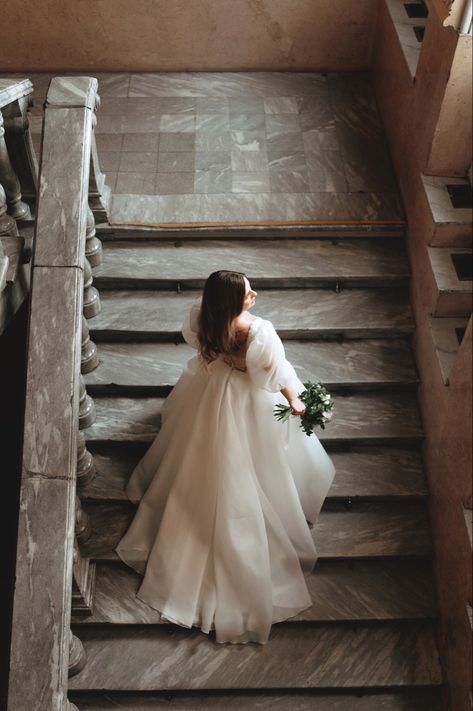 Wedding Dress, photography wedding, bridal Wedding Dress Hanging Photo, Wedding Stairs Photography, Long Train Wedding Dress Photo Ideas, Wedding Dress Photo Ideas, Bridal Portraits Indoor, Wedding Stairs, Aesthetic Wedding Dress, Styled Shoot Wedding, Bridal Styled Shoot