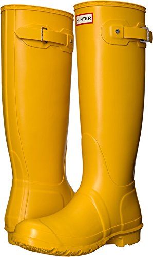 Yellow Rain Boots Outfit, Cute Winter Boots, Rain Boot Outfit, Yellow Rain Boots, Stylish Winter Boots, Womens Rubber Boots, Knee High Boots Winter, Short Winter Boots, Wellies Rain Boots