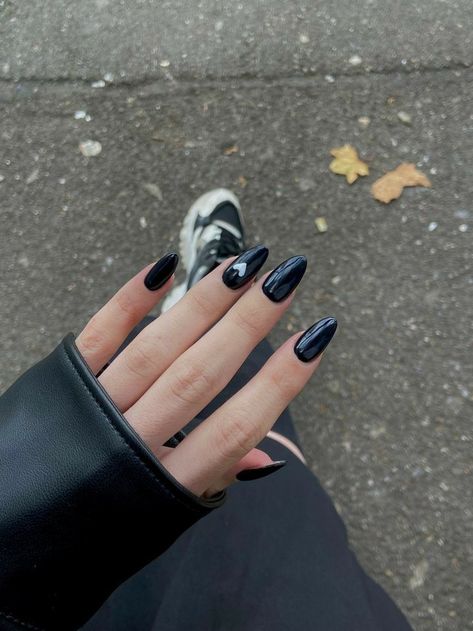 White Gel Nail Designs, Nails Black Heart, Acrylic Nails Black, Black And Blue Nails, Black Nails Short, Black Acrylic Nail Designs, Ballerina Acrylic Nails, Black Almond Nails, Black Gel Nails