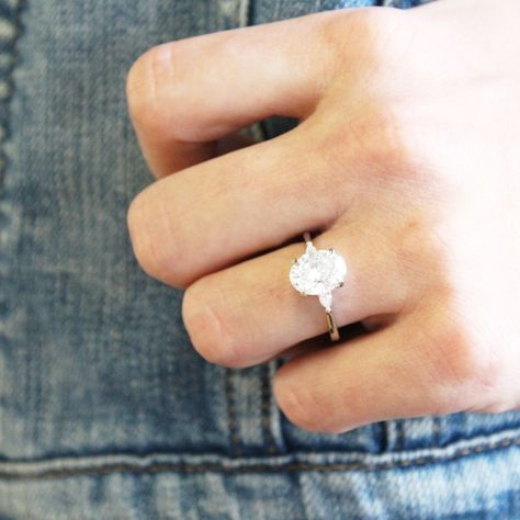 Which Summer Engagement Ring Matches Your Personality? Trending Engagement Rings, Ring Trends, Simple Engagement Rings, Oval Engagement, White Gold Diamond Rings, To Infinity And Beyond, Engagement Rings Oval, Going To The Chapel, Halo Engagement Rings