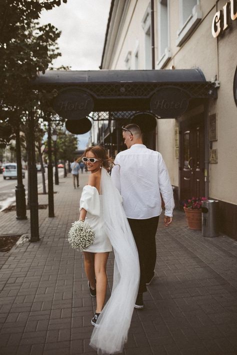 Elopement White Dress, La Courthouse Wedding, Court Wedding Photoshoot, Civil Wedding Pictures, Fun Elopement Photos, City Hall Wedding Dress Civil Ceremony, Courthouse Wedding Dress Civil Ceremony, Prewedding Outfit Ideas, Elopement Outfit