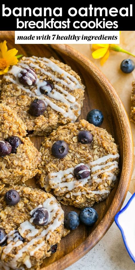 Banana Blueberry Oatmeal Breakfast Cookies (Healthy Recipe) Blueberry Oatmeal Breakfast Cookies, Fun Rice Krispie Treats, Blueberry Oatmeal Cookies, Oatmeal Raisin Cookies Healthy, Oatmeal Breakfast Cookies, Breakfast Cookie Recipe, Homemade Toffee, Cookies Healthy, Breakfast Cookies Healthy