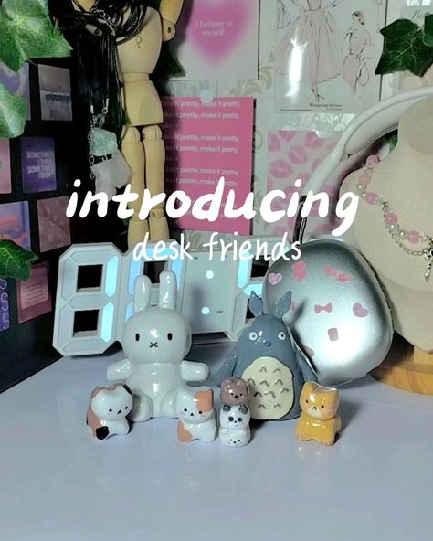 Introducing our handmade clay DESK FRIENDS 😖🫶🏻 DM to order now🥹💗 Get yourself a desk buddiess to study and work w you🥹 Cat desk friends (3.6*2.6*3.3) Totoro desk friend (8.1*6.8) Miffy desk friend (8.8*6.8) We bear bears friend (4.0*1.8*2.7) You can customize as well🥹❤️‍🩹 Keywords: Handmade | beaded jewelry | clay buddies | clay charms | desk friends | totoro | Miffy | desk decor | clay figurines 3 Totoro, We Bear Bears, Desk Friend, Bear Bears, Clay Figurines, Jewelry Clay, Desk Buddy, We Bear, Clay Figurine