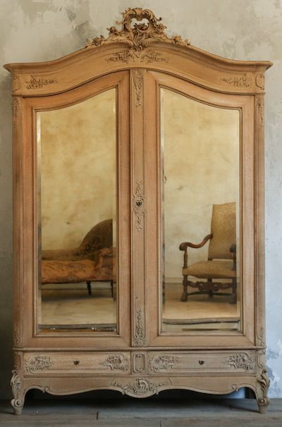 Armoire Design, French Armoire, Antique Armoire, French Country Bedrooms, 80s Vibes, French Home Decor, French Home, Country Bedroom, French Interior