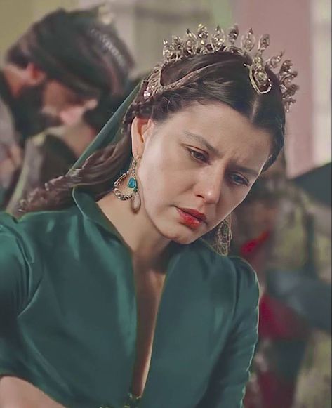 Kosem Sultan Wallpaper, Ottoman Fashion, Bridal Makeup Videos, Wonder Woman Movie, Kösem Sultan, Turkish Dress, Kosem Sultan, Magnificent Century, Future Lifestyle