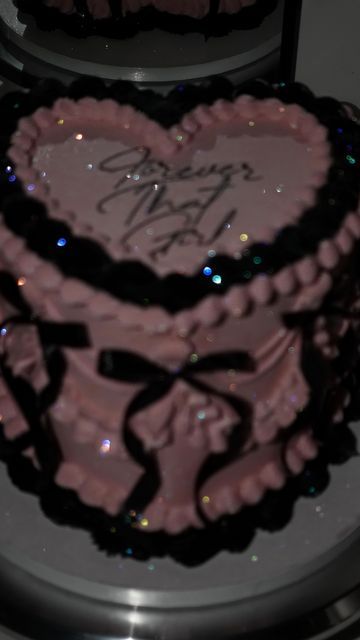 Atlanta Custom Cakes on Instagram: "forever that girl" Happy Birthday Writing On Cake, Aries Cake Birthday, Aries Birthday Cake, Burn Cake, Aries Cake, Baddie Cake, 23 Birthday Cake, Happy Birthday Writing, Cake Toppers Birthday