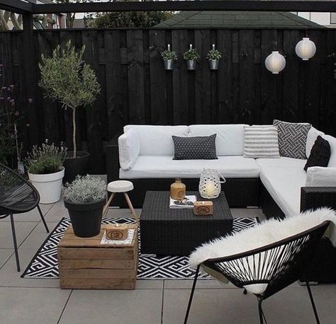 Boho Style Furniture, Backyard Pools, Patio Decorating Ideas On A Budget, Outdoor Living Room, Deck Furniture, Outdoor Patio Decor, Backyard Patio Designs, Small Patio, Indoor Outdoor Living