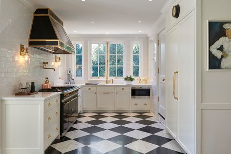 30 Kitchens With Checkered Floors Checkerboard Floor Kitchen, Seafoam Cabinets, Checkered Floor Kitchen, Marble Floor Kitchen, Black And Gold Kitchen, Checkered Floor, Recessed Panel Cabinets, Checkerboard Floor, Kitchen New York