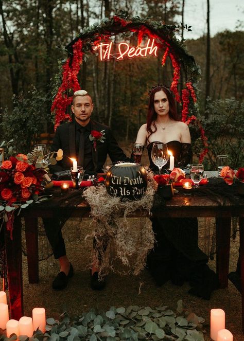 Scott Benson, Halloween Romance, Horror Wedding, Dark Romantic Wedding, Gothic Wedding Theme, Vampire Wedding, Dark Wedding Theme, Wedding Website Template, Edgy Wedding