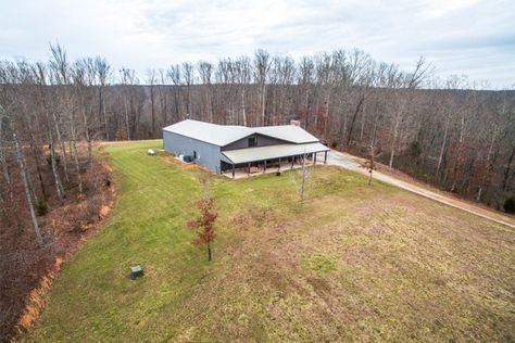 Jason Aldean’s Tennessee Hunting Ranch is up for Grabs Tennessee Ranch, Deer Blind Plans, Hunting Ranch, Hunting Property, Deer Blind, Barn Storage, Country Ranch, Hunting Camp, Exterior Renovation