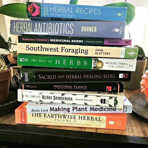 Herbal Books, Herbal Education, Medicine Book, Herbal Recipes, Herbal Apothecary, Herbal Healing, Recommended Books To Read, Live Now, Healing Herbs