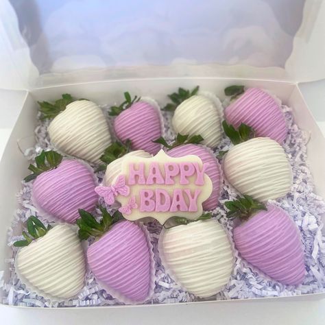 Birthday Covered Strawberries Ideas, Chocolate Covered Strawberries Birthday Gift, Chocolate Covered Strawberry Boxes, Happy Birthday Chocolate Strawberries, Happy Birthday Strawberries, Birthday Strawberries, Chocolate Coverd Strawberries, Strawberry Cake Pops, Chocolate Covered Desserts