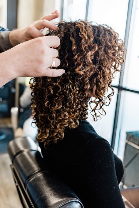 Hair Salon Photoshoot, Salon Content, Hairstylist Photoshoot, Curly Salon, Visionary Board, Curly Hair Stylist, Curly Hair Specialist, Golf Fundraiser, Curly Hair Model