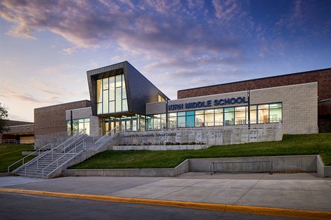 Gerald W. Kirn Middle School - BVH Architecture Middle School Building, Middle School Architecture, Middle School Design, Lectures Hall, Plumbing System, Building Systems, School Building, Modern Architecture House, Learning Spaces