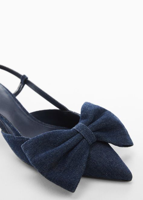 Bow-heeled denim shoes Chic Leather Kitten Heels With Bow, Elegant Leather Kitten Heels With Bow, Luxury Slingback Heels With Bow, Chic Bow Kitten Heels, Denim Kitten Heels, Jeans With Heels, Bow Heels, Classic Heels, Denim Shoes