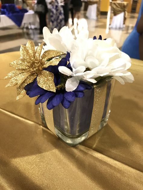 Navy Blue, White and Gold Cocktail Reception Centerpiece Navy Wedding Centerpieces, White Wedding Centerpieces, Gold Wedding Centerpieces, Navy Blue And Gold Wedding, Blue Wedding Centerpieces, Blue Gold Wedding, White Wedding Decorations, Blue Centerpieces, Gold Centerpieces