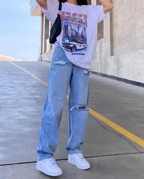 Winter Inspo Outfits, White Tshirt Outfit, Fashion Outfits Summer, Summer/fall Outfits, Summer Outfits 2022, Oversize Tshirt Outfits, Streetwear Outfit Ideas, Tshirt Outfit, Jeans Outfit Women